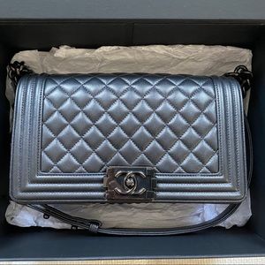 CHANEL Quilted Flap Old Medium So Black